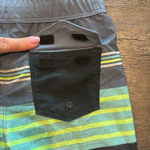 Hurley Boys 5/6 Blue Striped Board Short Swim Trunks - Picture 11 of 11